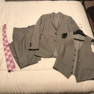 J. Ferrar Slim Fit 3 piece Suit Set, Size 30/36R